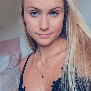 Meet your Posher, Angelique